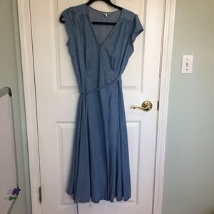 Great condition GAP denim midi wrap dress.